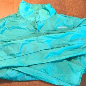 Green Patagonia shell